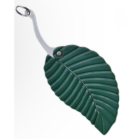 🍃NEW Self Defense Keychain Leaf Shape Protection Bag Charm Green Silver - Picture 10 of 11